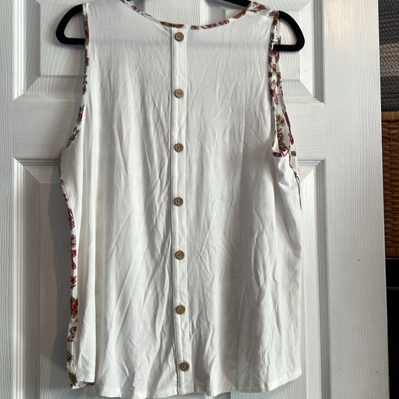 Fortune + Ivy Floral Tank with Buttons on Back - Picture 3 of 5